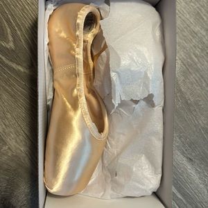 Pointe Shoes